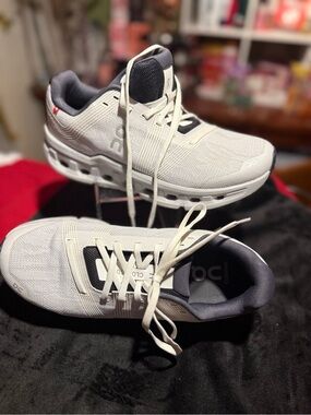 On cloud women’s Cloudgo sz 8.5 Brand New w/out tag